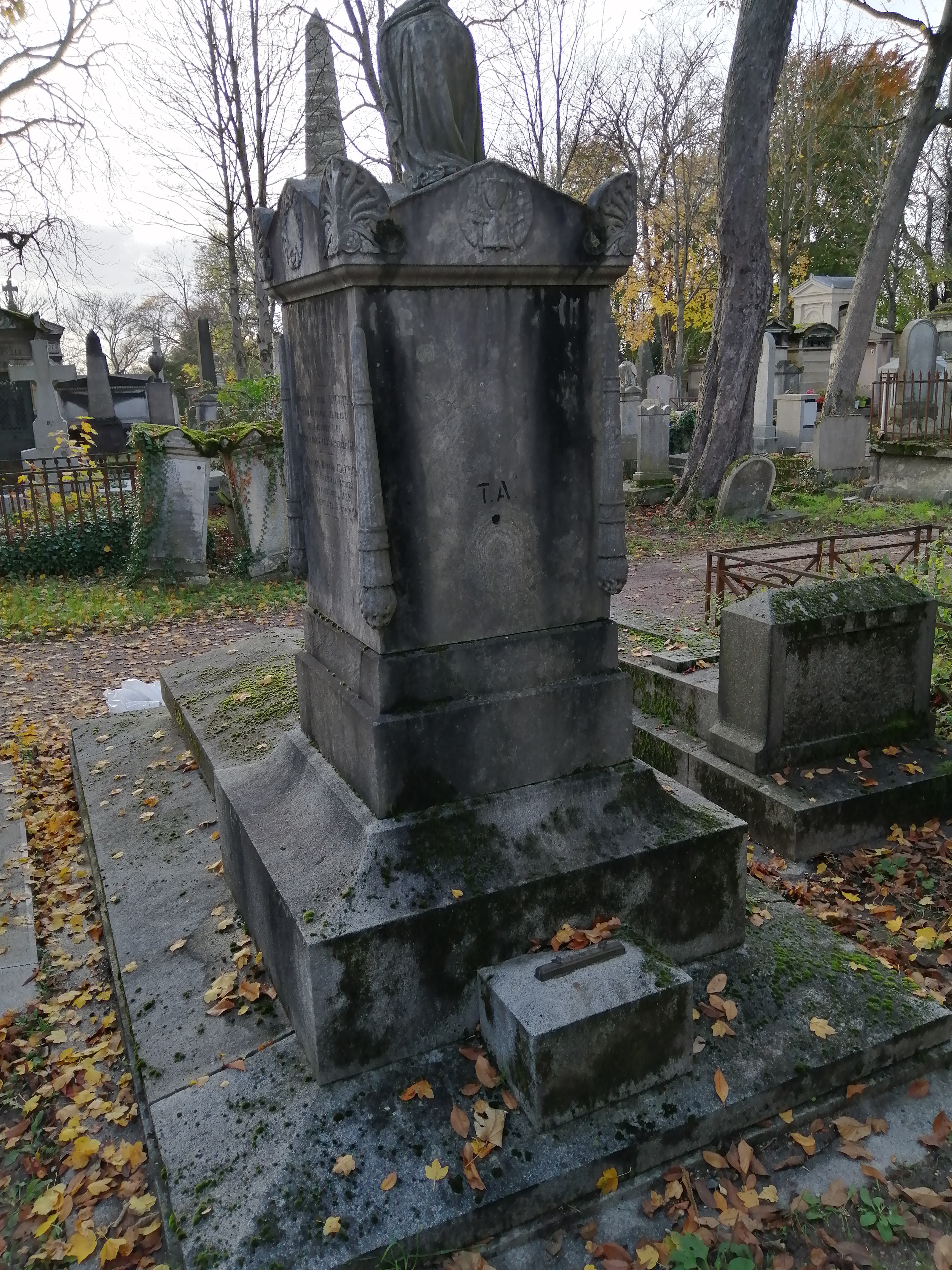 Tombe au Père Lachaise (2021)